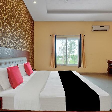 Capital O 40833 Maharaja Hotel & Restaurant Kashipur Dış mekan fotoğraf