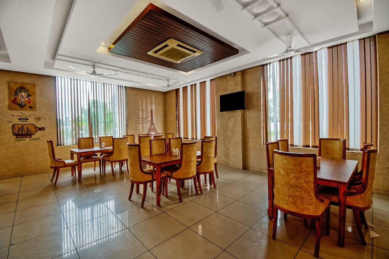Capital O 40833 Maharaja Hotel & Restaurant Kashipur Dış mekan fotoğraf
