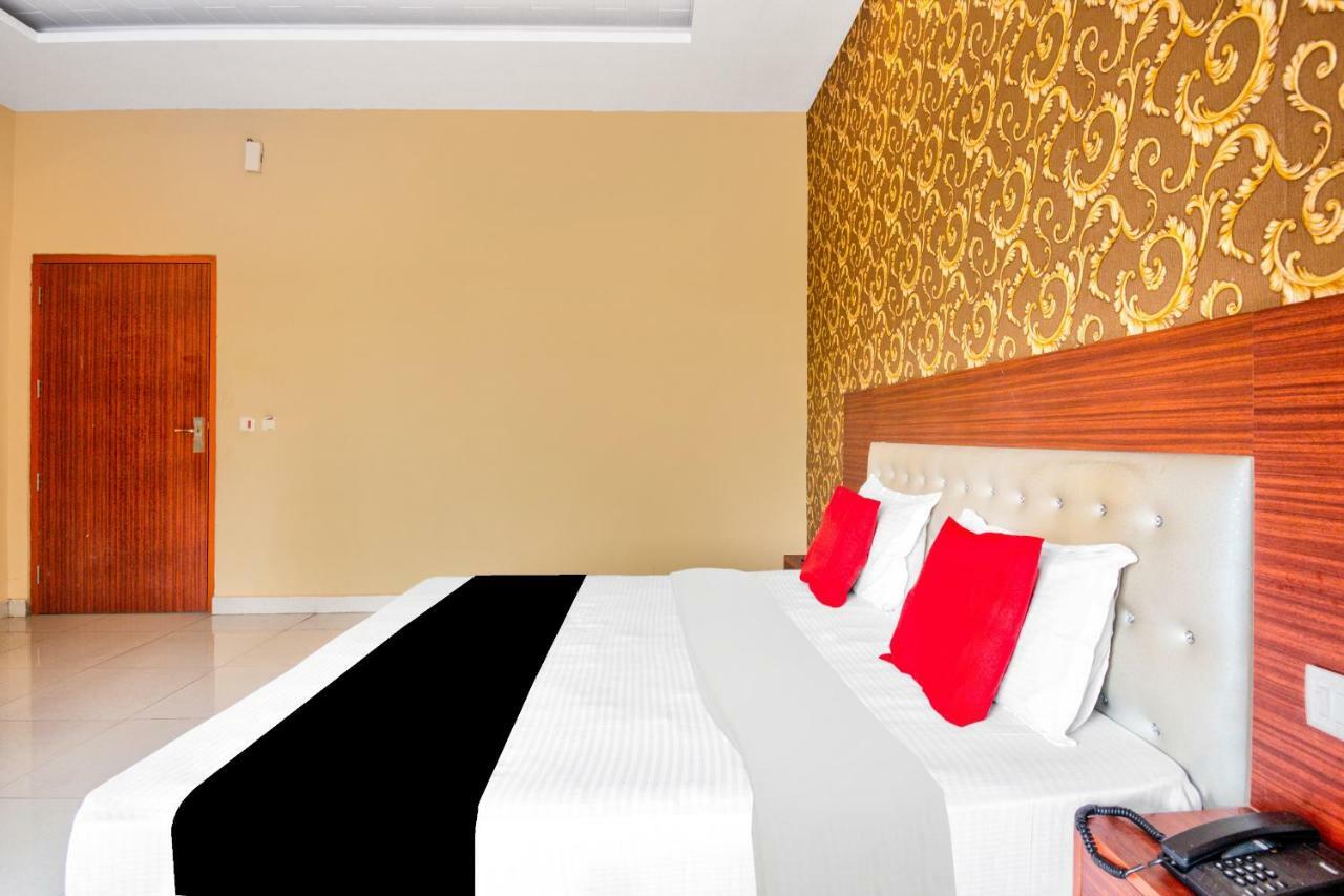 Capital O 40833 Maharaja Hotel & Restaurant Kashipur Dış mekan fotoğraf