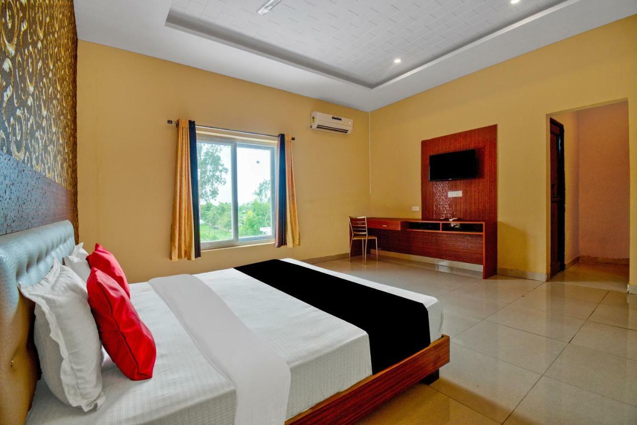 Capital O 40833 Maharaja Hotel & Restaurant Kashipur Dış mekan fotoğraf