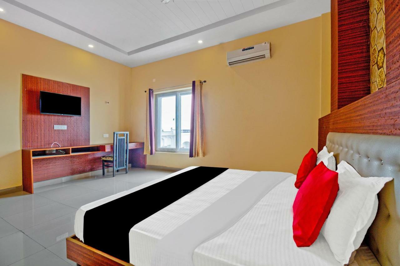 Capital O 40833 Maharaja Hotel & Restaurant Kashipur Dış mekan fotoğraf