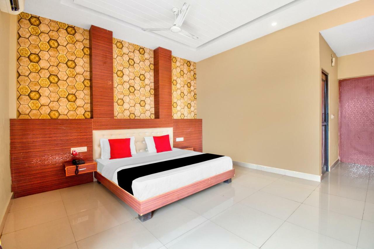Capital O 40833 Maharaja Hotel & Restaurant Kashipur Dış mekan fotoğraf